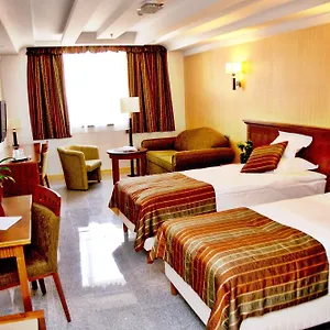 4* Hotel Actor