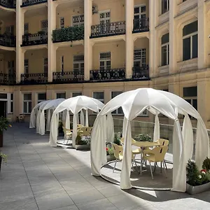 Otel Mera, Budapeşte