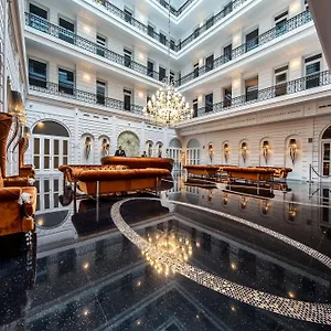 Prestige **** Budapest